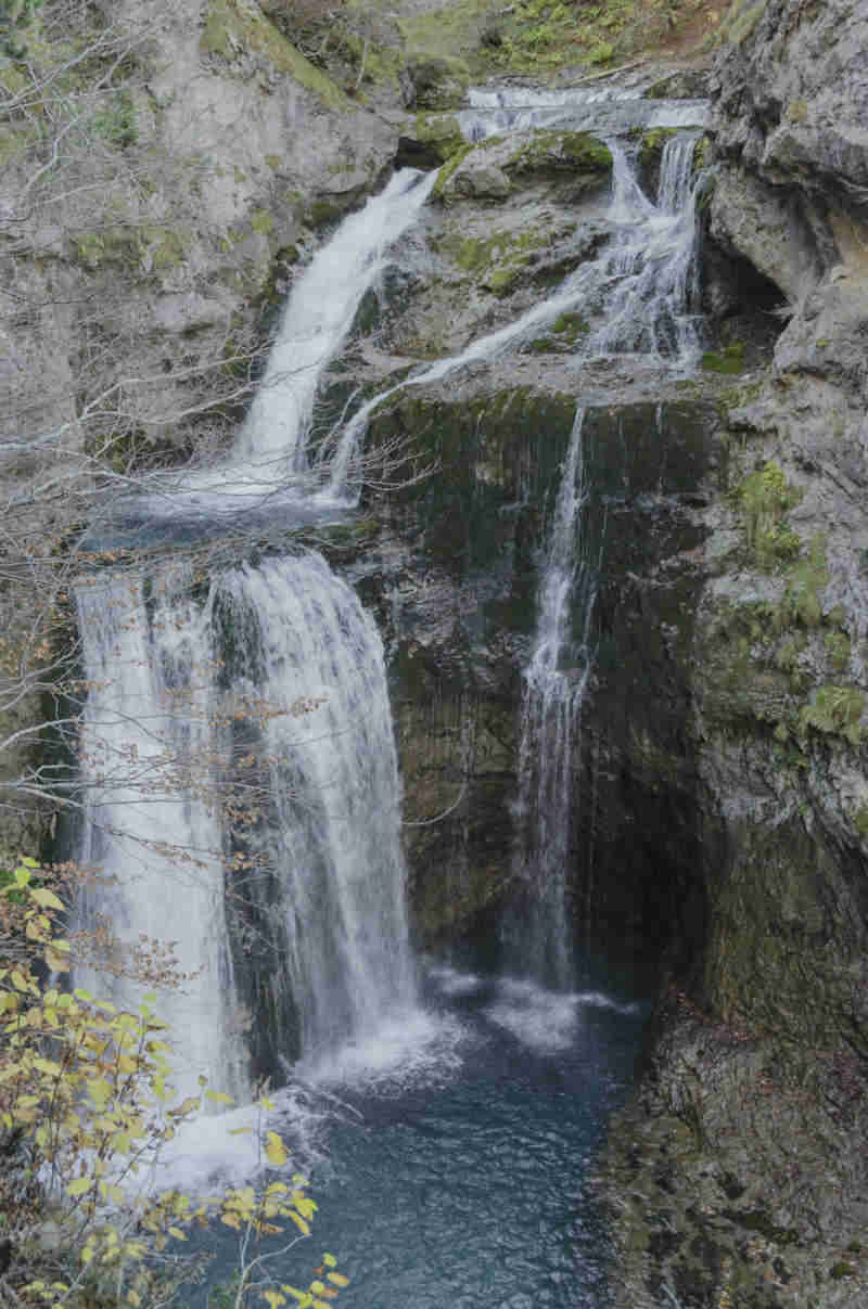 Huesca - parque nacional de Ordesa y Monte Perdido - valle de Ordesa 46 - cascada de La Cueva
